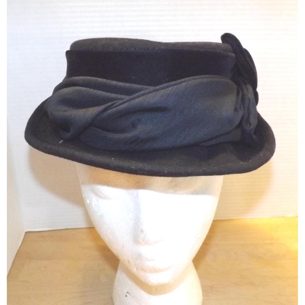 Vintage 1950s Black Wool Felt Pillbox Hat with Velvet Bow